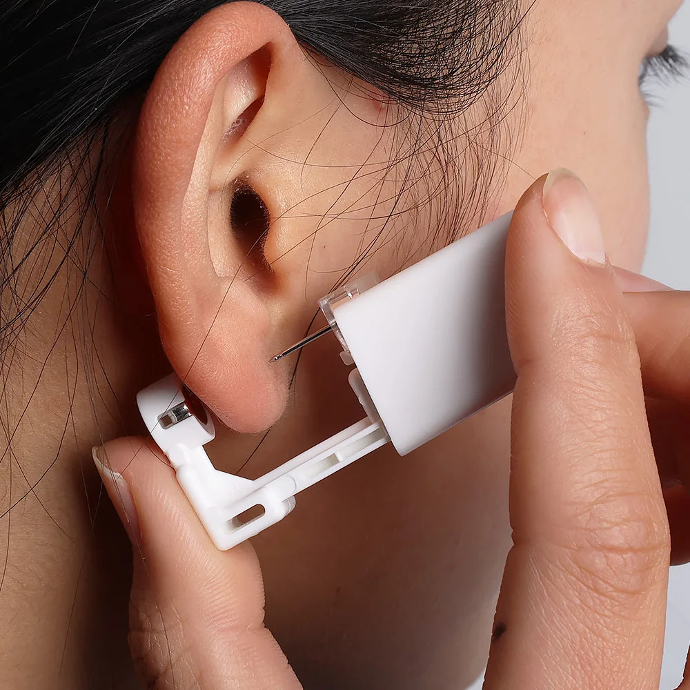 PierceEase™ | Schmerzfreie Lösung für Ohrlochstechen